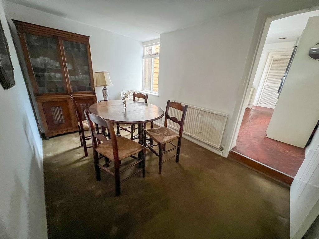 Property photo 3 of 22