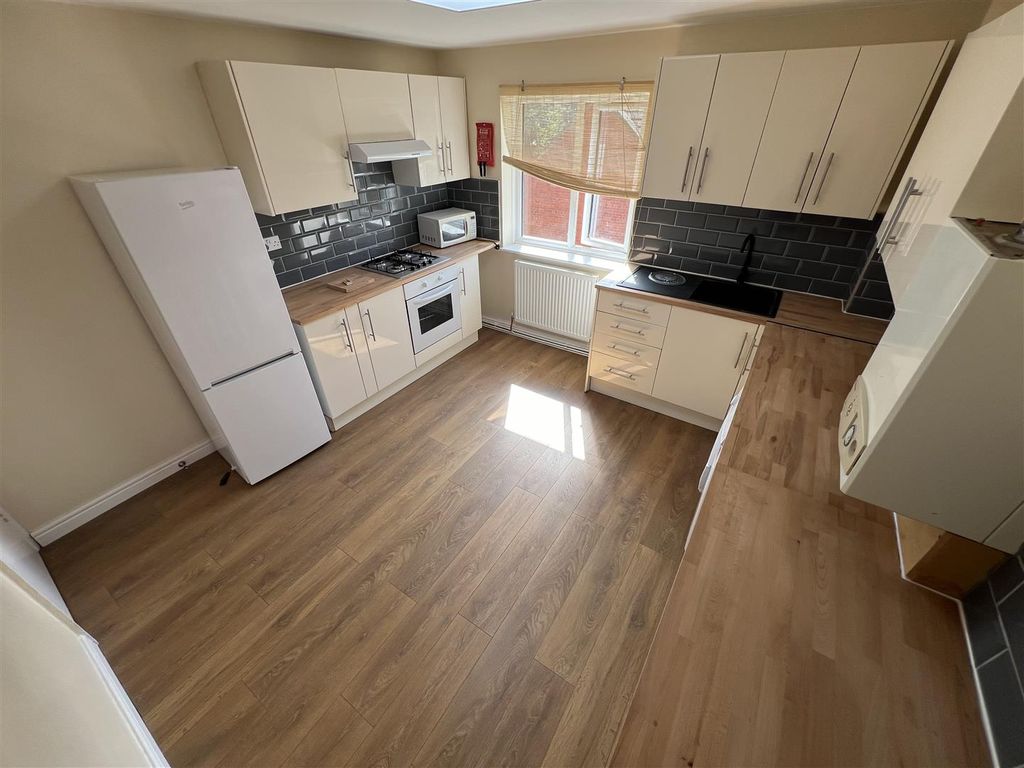 Property photo 3 of 12 Image00024.Jpeg