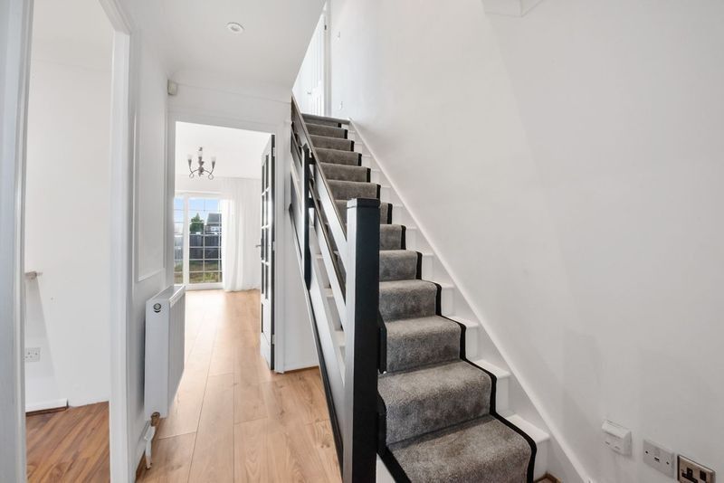 Property photo 3 of 13 3802873