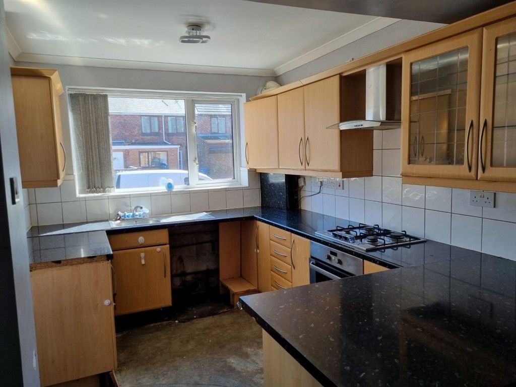 Property photo 3 of 12