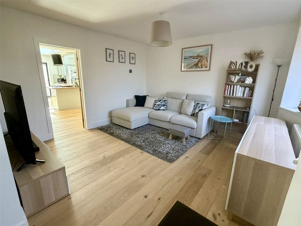Property photo 1 of 18 Picture No. 02