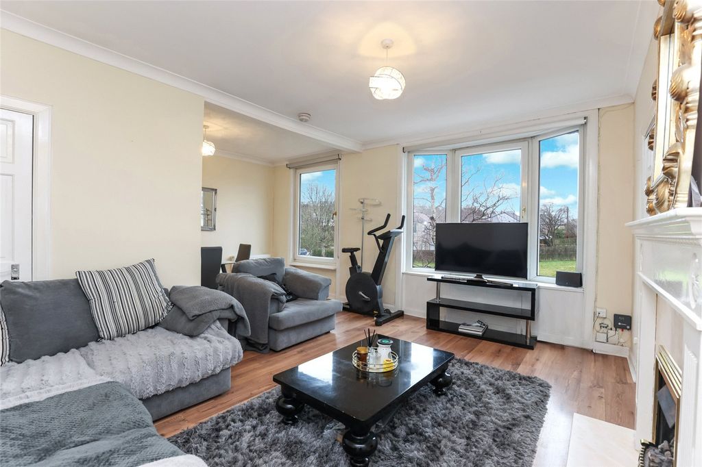 Property photo 2 of 19 Picture No. 15