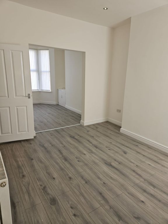 Property photo 3 of 16 Photo 1