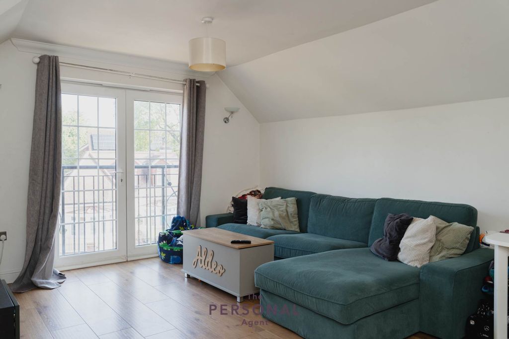 Property photo 3 of 12