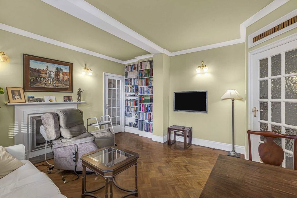 Property photo 2 of 6