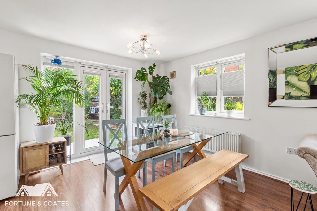 Property photo 3 of 20 Bowhillway_19.Jpg