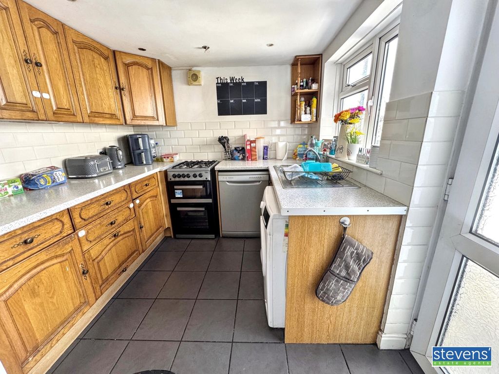 Property photo 3 of 11 Img_8496