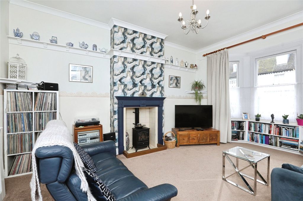 Property photo 2 of 40 Picture No. 08