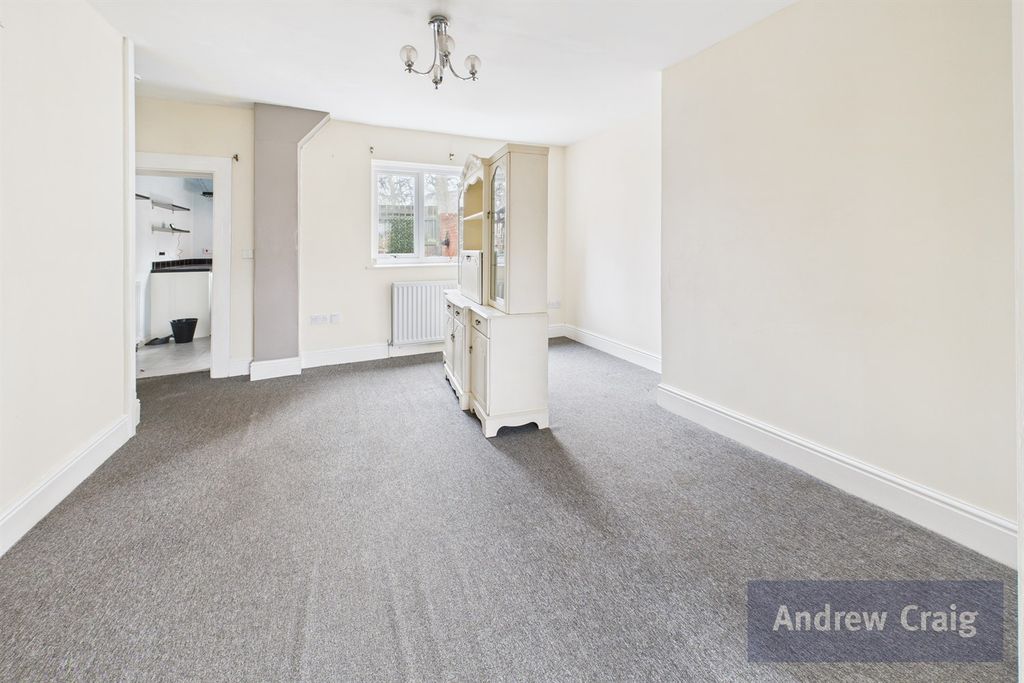 Property photo 3 of 9 Dining Room