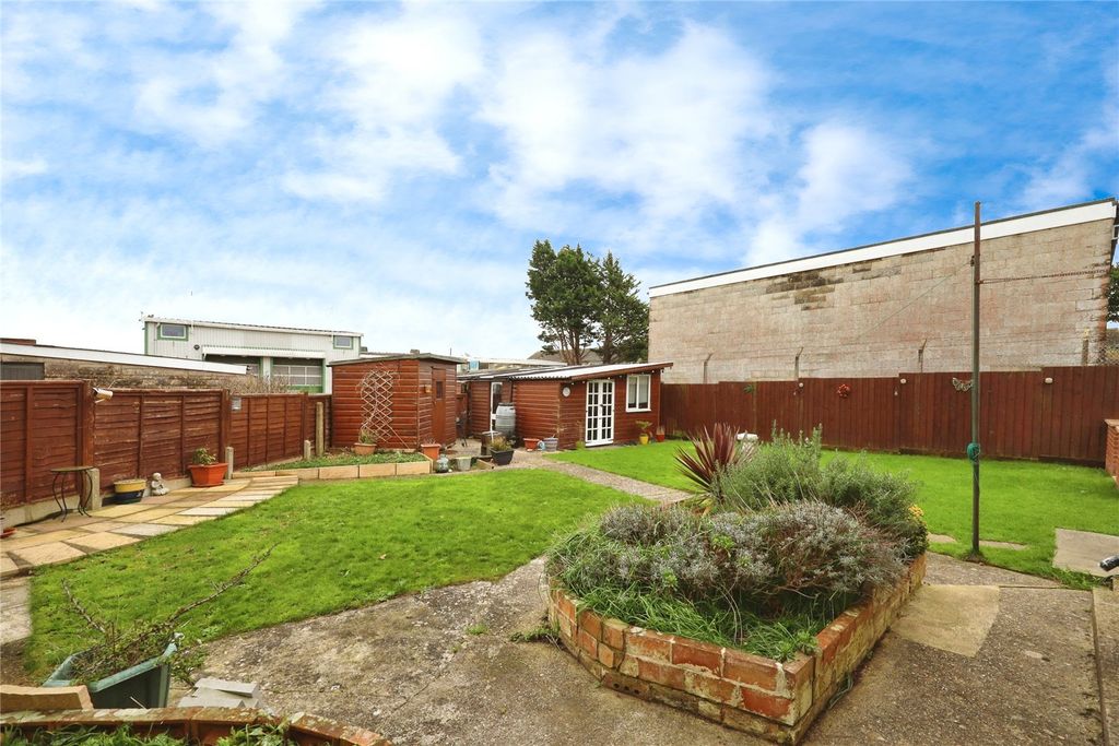 Property photo 2 of 17 Picture No. 05