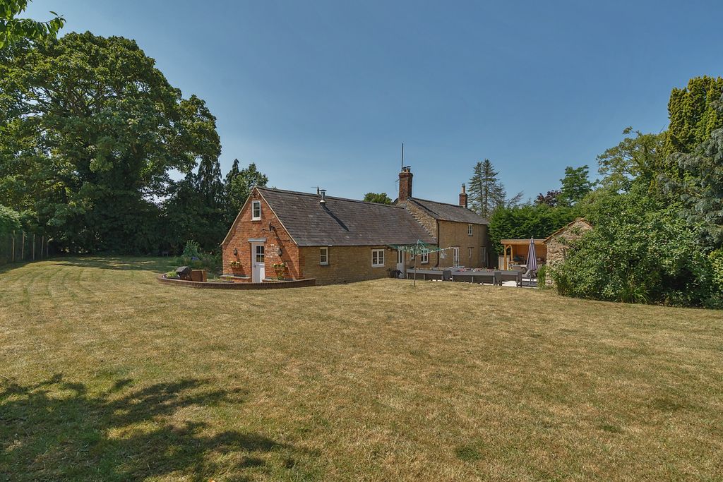 Property photo 1 of 23