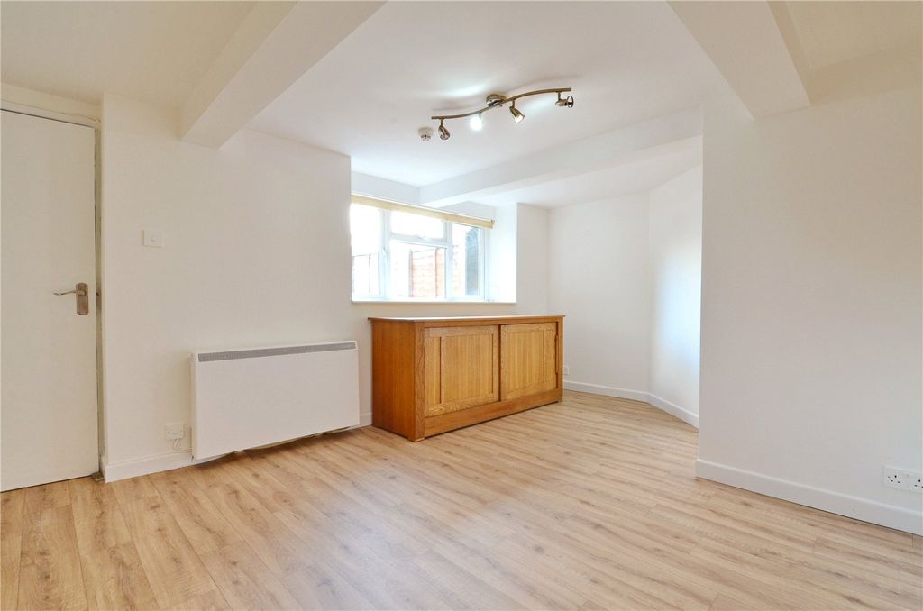 Property photo 2 of 9 Picture No. 03