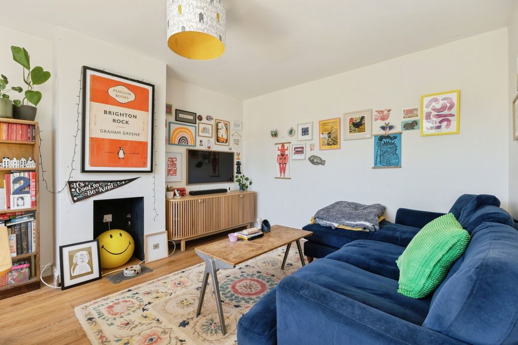 Property photo 2 of 19 Pbox-Img.Jpg