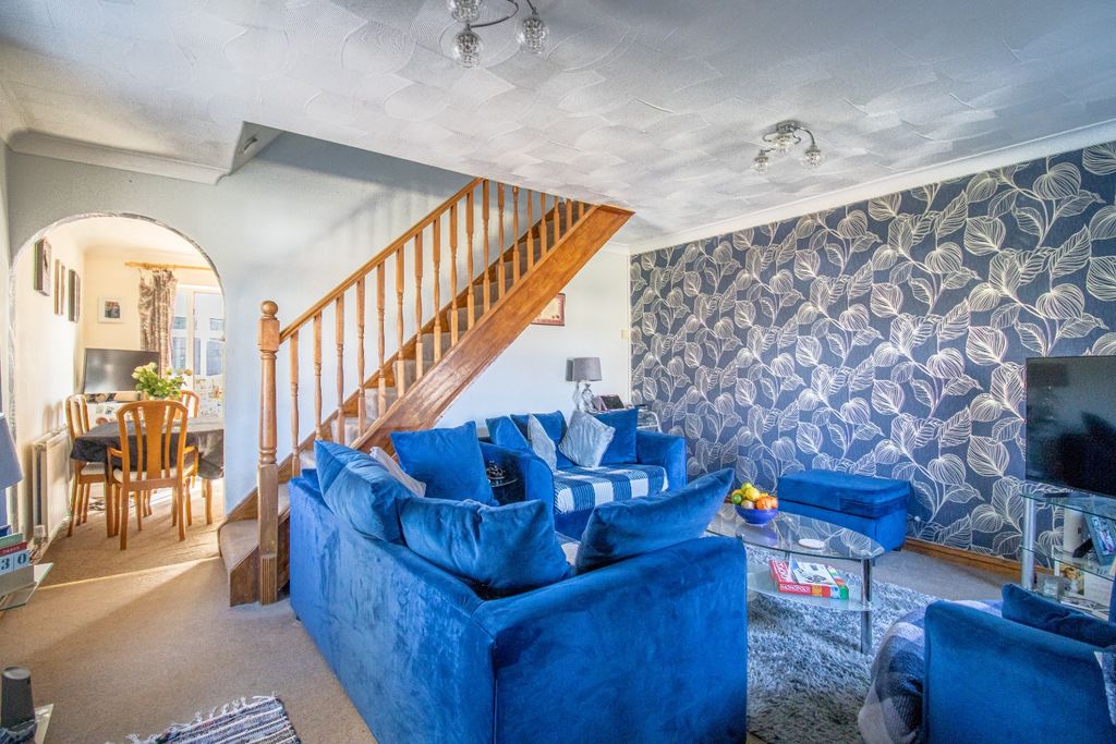 Property photo 3 of 14 4031224