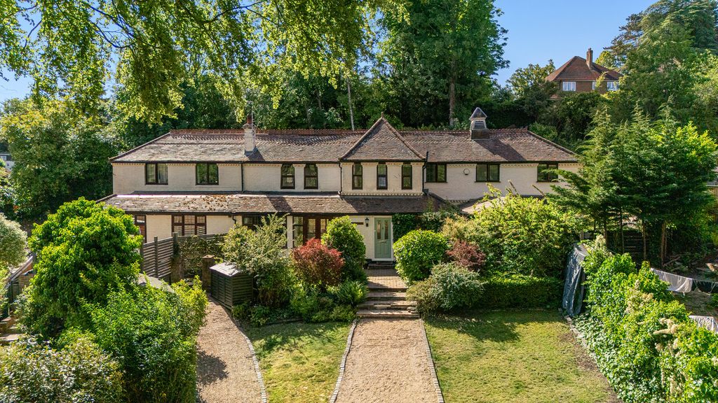 Property photo 1 of 32