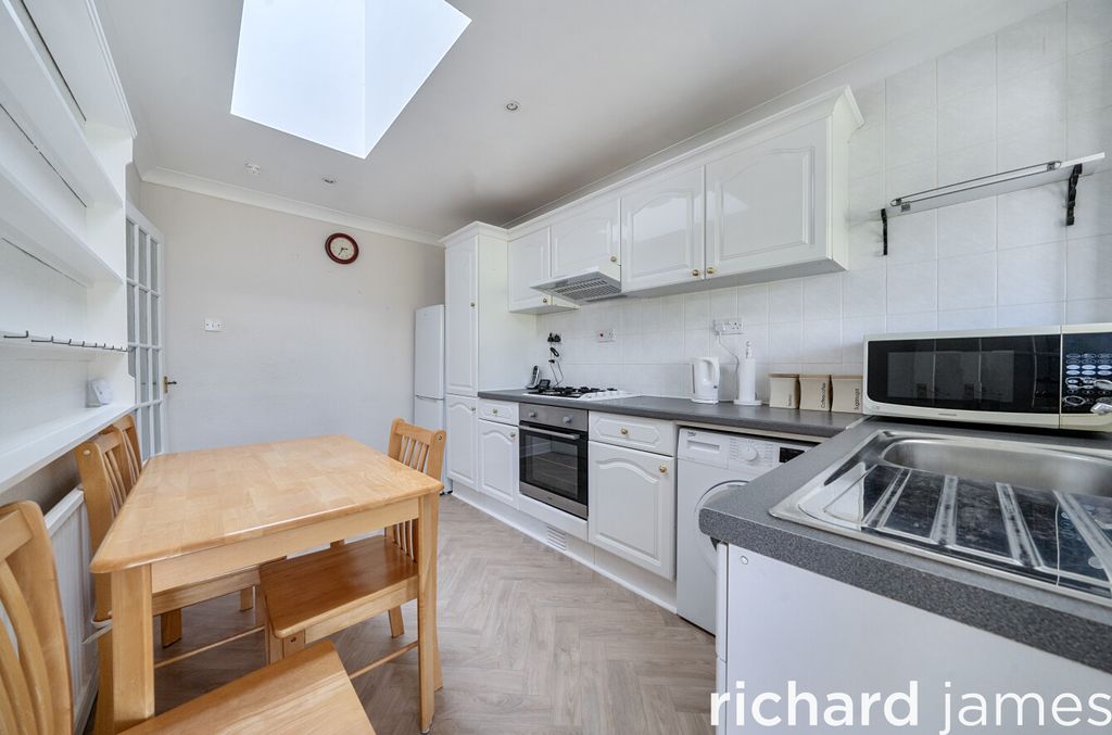 Property photo 2 of 12 31c962E49ce84Bf5Bbd7386B136d4177