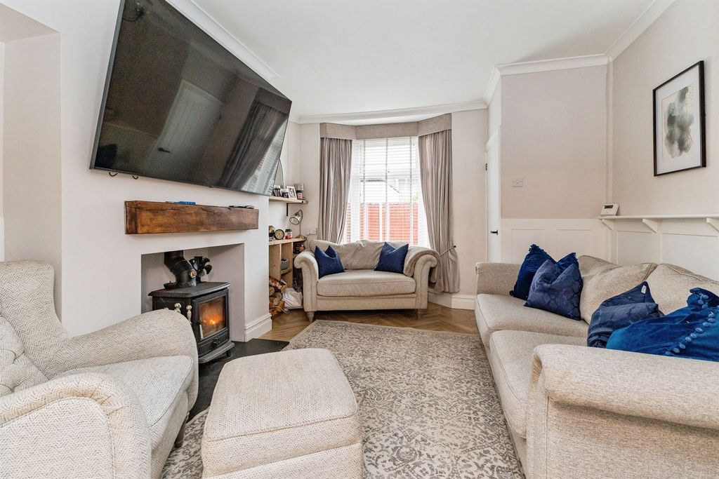 Property photo 2 of 16