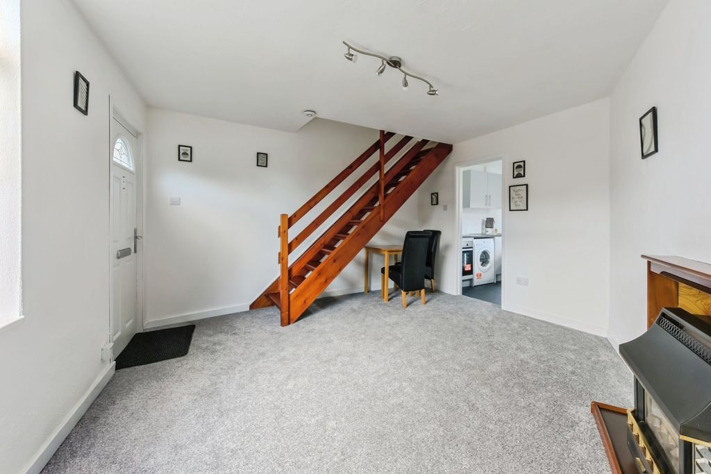 Property photo 2 of 16 Pbox-Img.Jpg