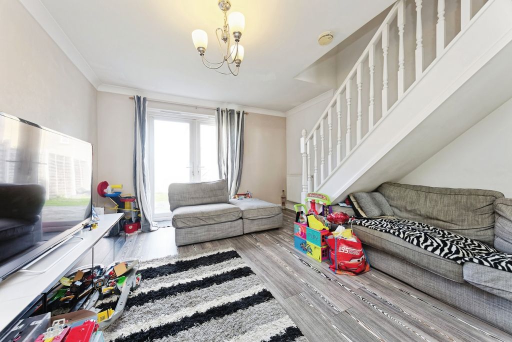 Property photo 3 of 17 Photo