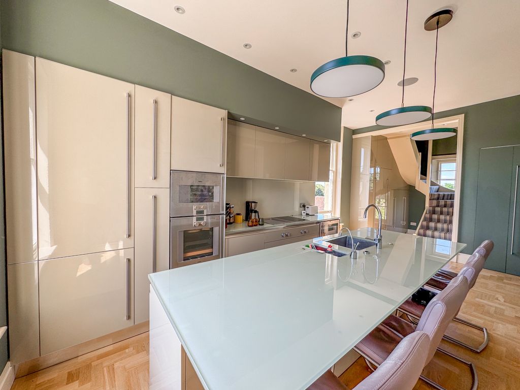 Property photo 3 of 40 Img_3878