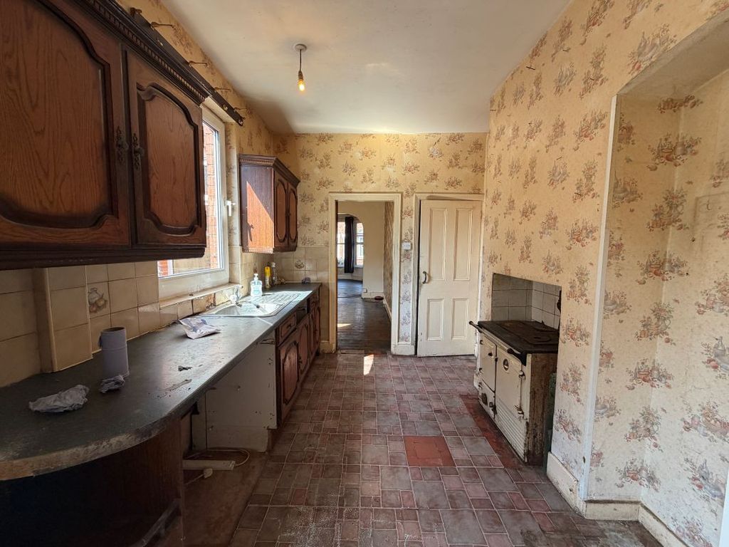 Property photo 3 of 16