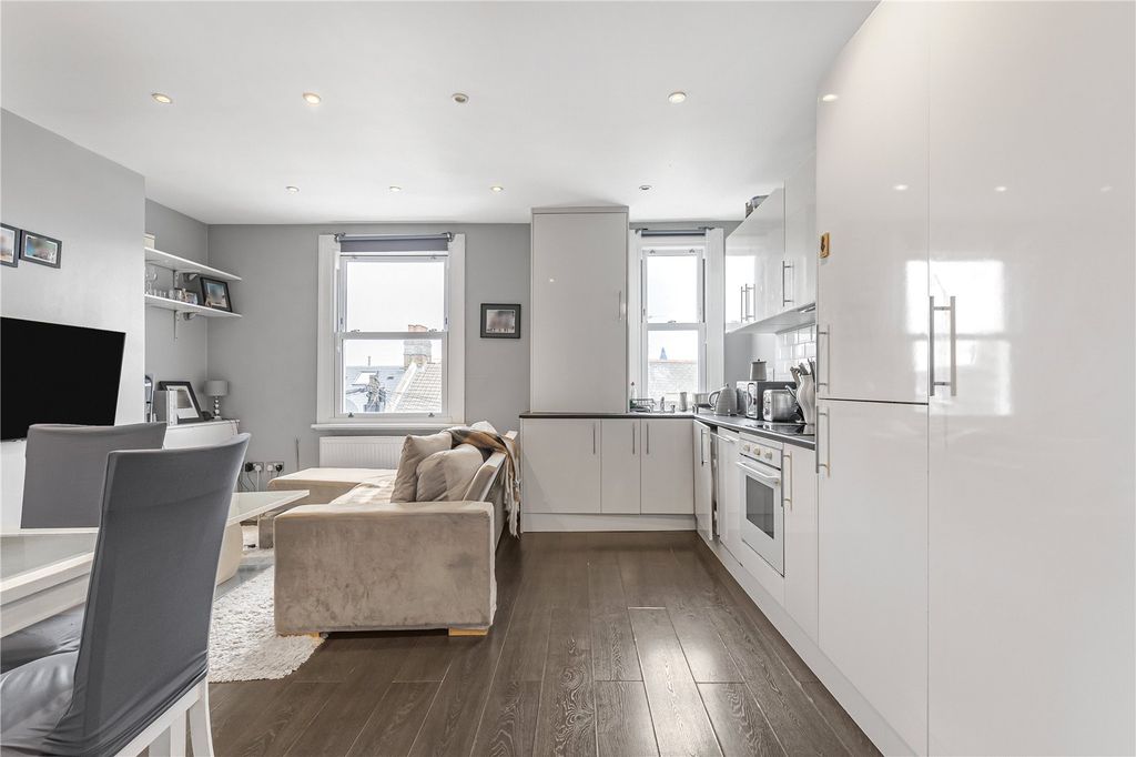 Property photo 3 of 13 Picture No. 12