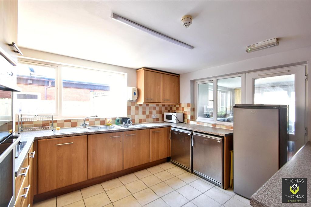 Additional image 24 of 6 bed detached house to rentLinden Road, Gloucester GL1