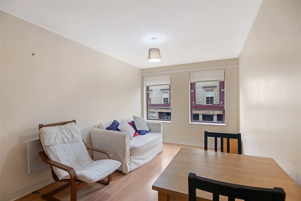 Property photo 2 of 15 Picture No. 06