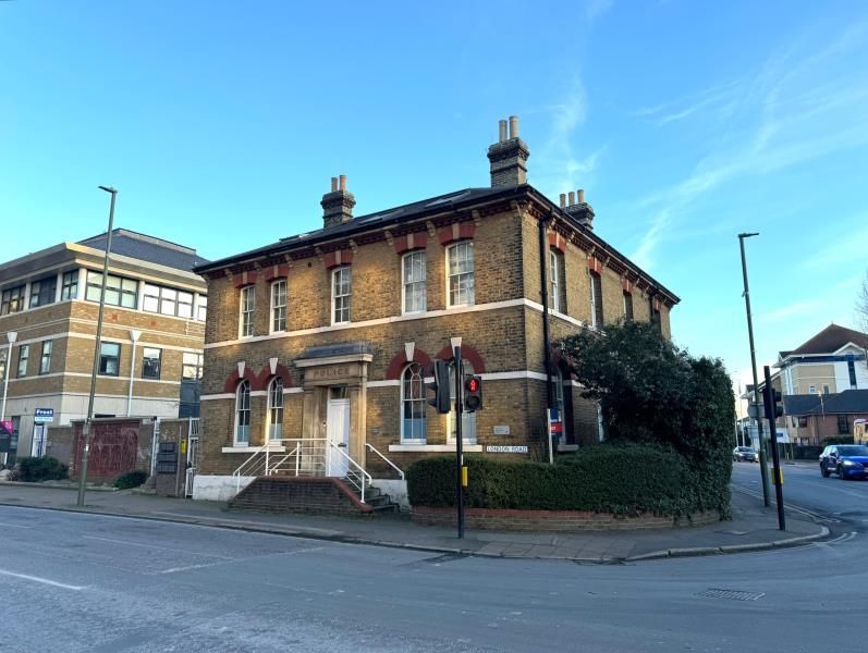 Property photo 1 of 8