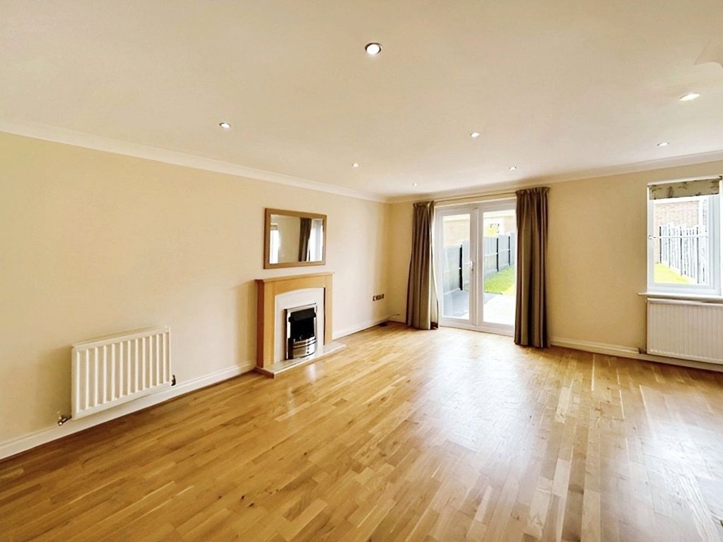 Property photo 2 of 16 Picture No. 18