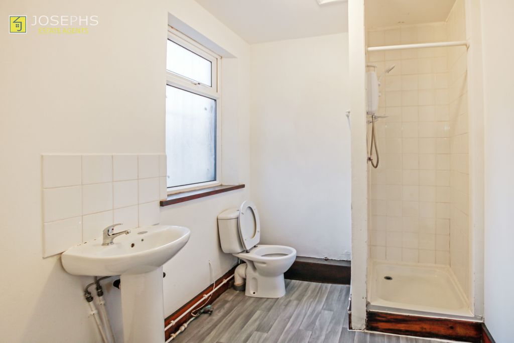 Property photo 2 of 3