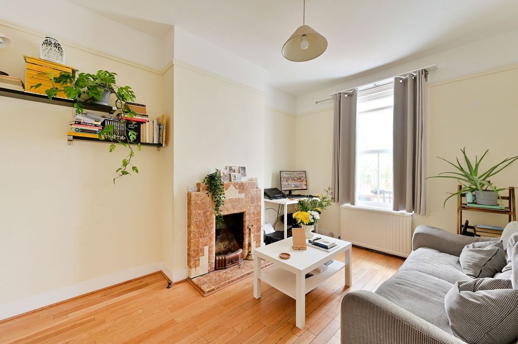 Property photo 2 of 9