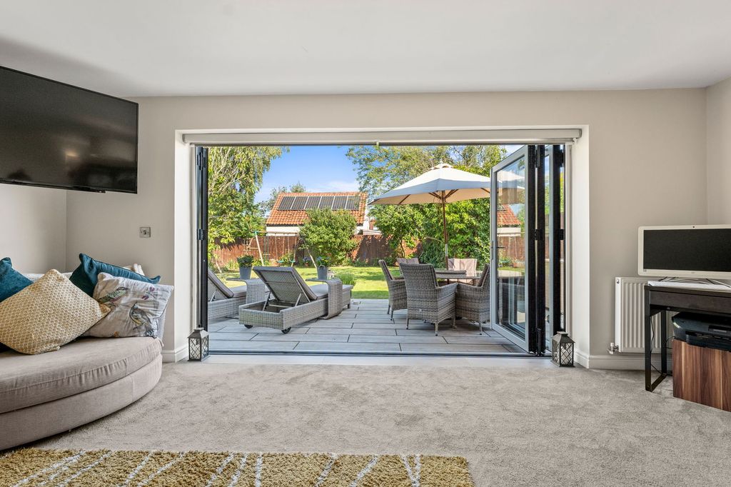 Property photo 3 of 26