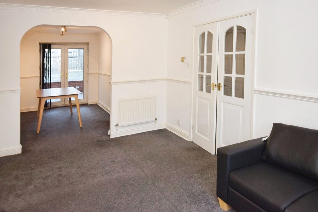 Property photo 3 of 23 Picture No. 30