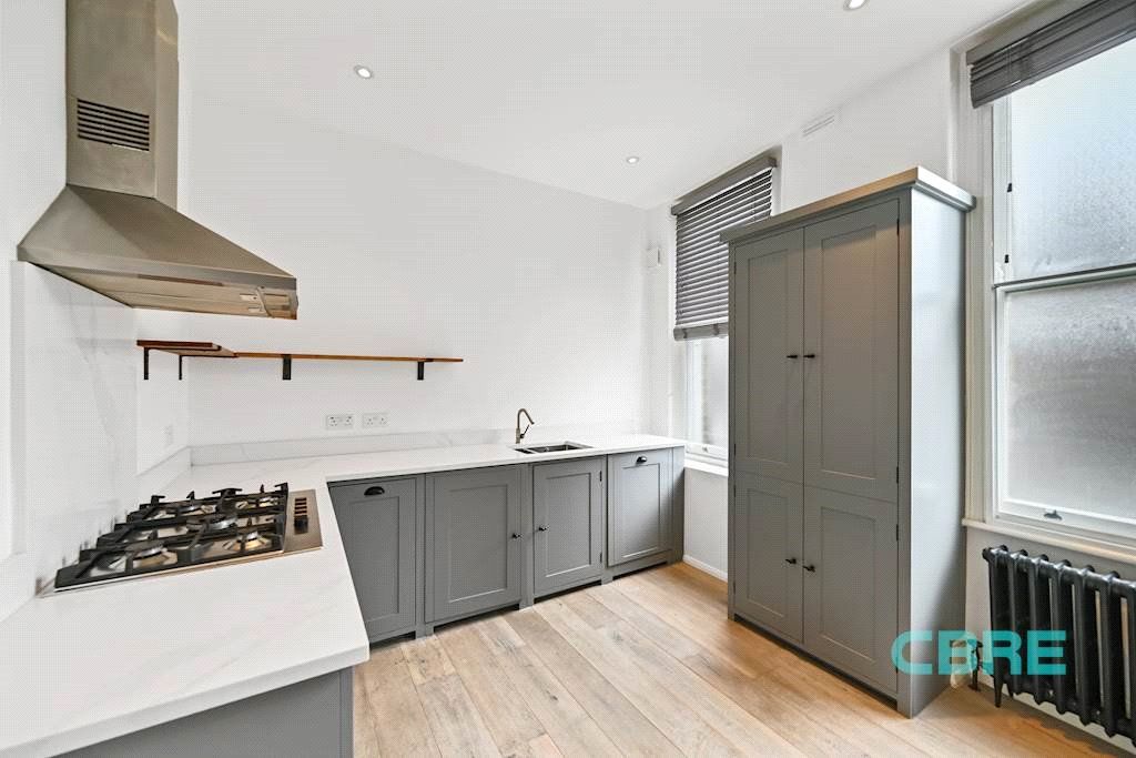 Property photo 2 of 17 Exeter Mansions