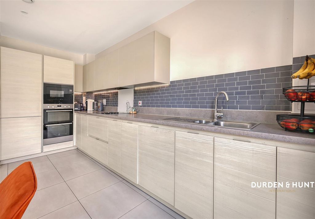 Property photo 3 of 21 Althorne Way