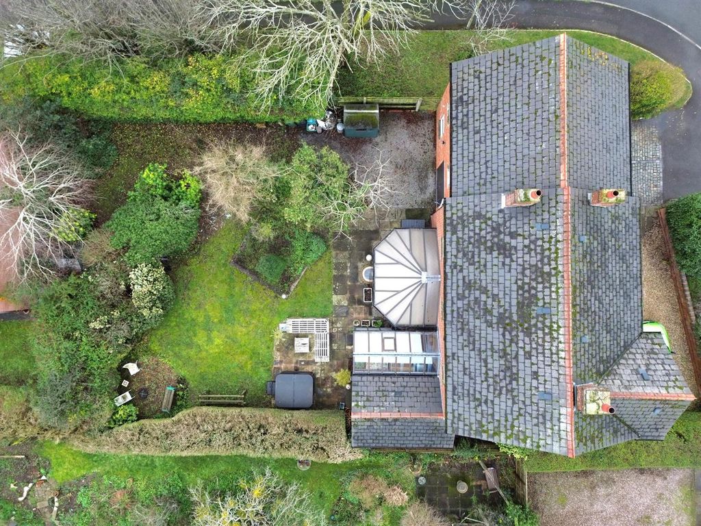 Property photo 2 of 21