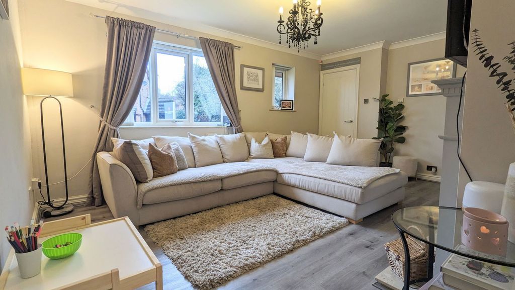 Property photo 3 of 27