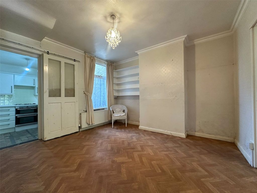 Property photo 2 of 19 Picture No. 04