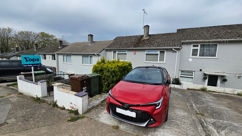 Property photo 2 of 13 Parking