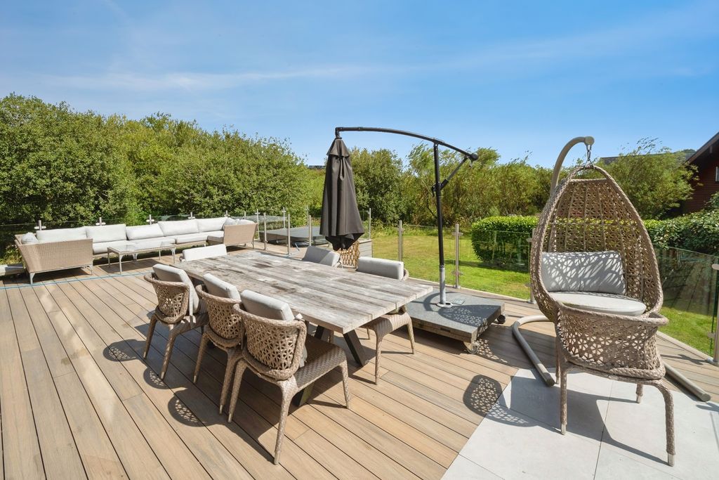 Property photo 2 of 35 Decking Area