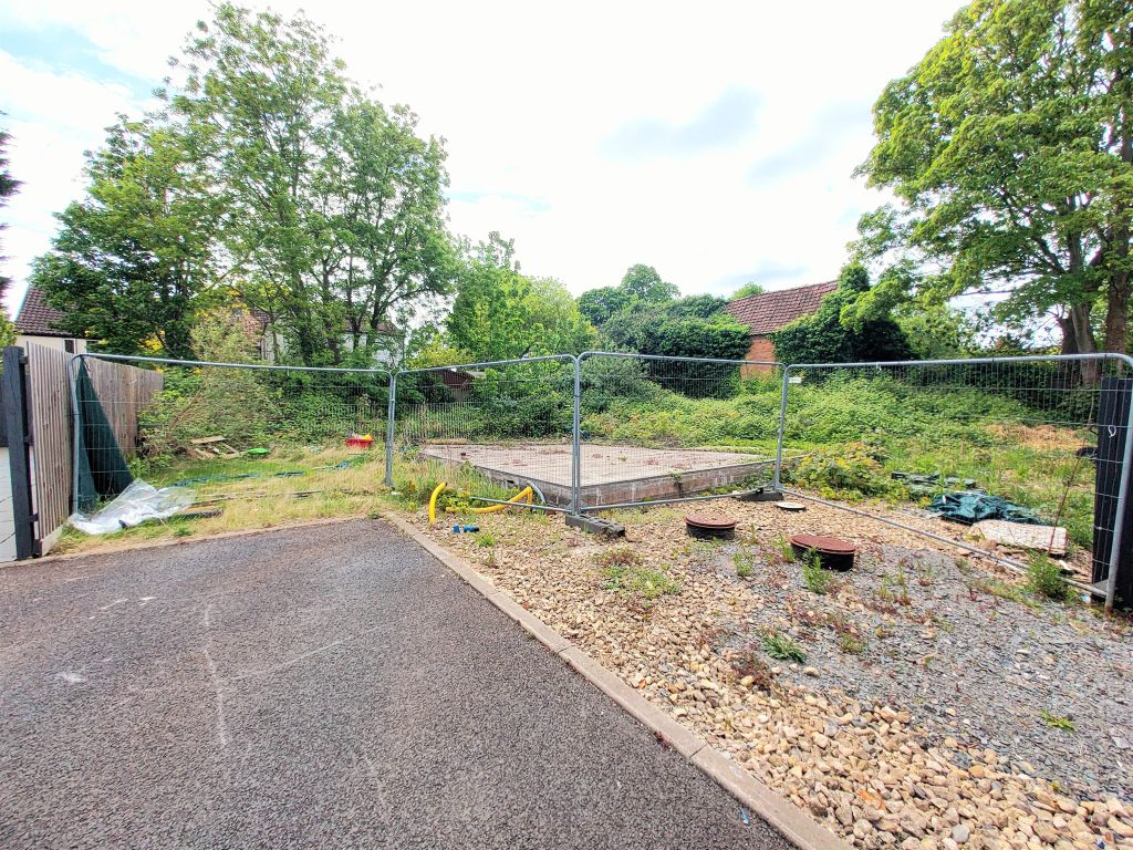 Property photo 1 of 2