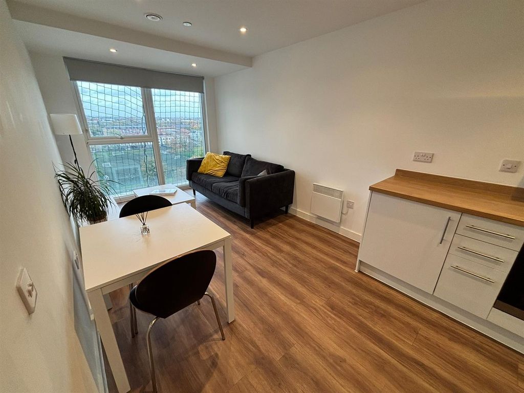 Property photo 3 of 11 Lounge. .Jpeg