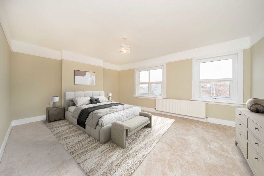 Property photo 3 of 5