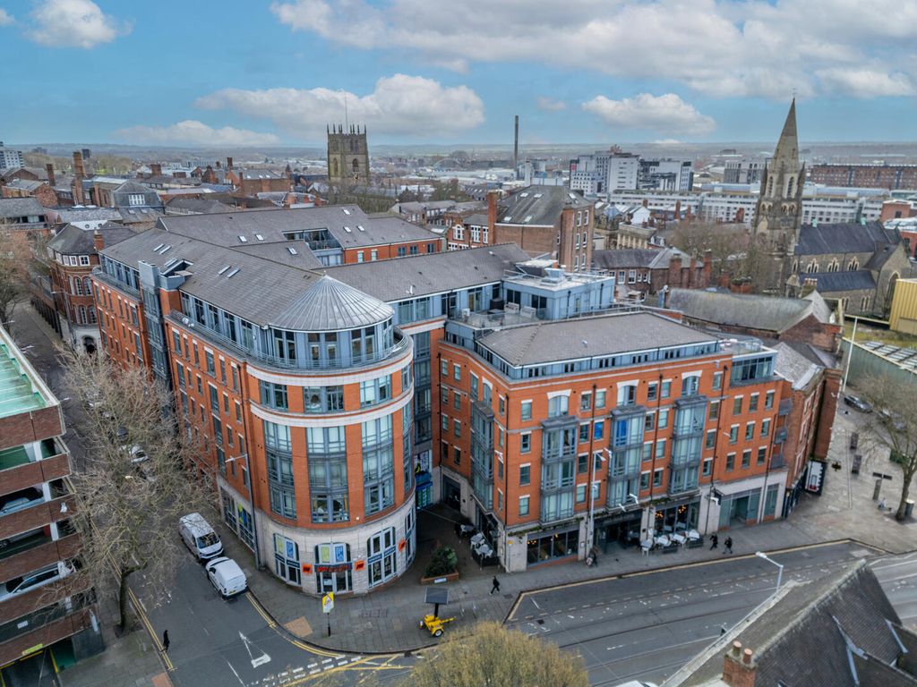 Property photo 2 of 21 Front (Exterior)