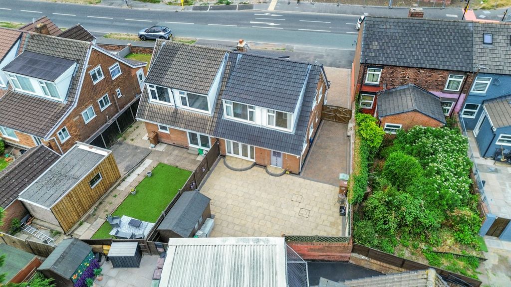 Property photo 2 of 34