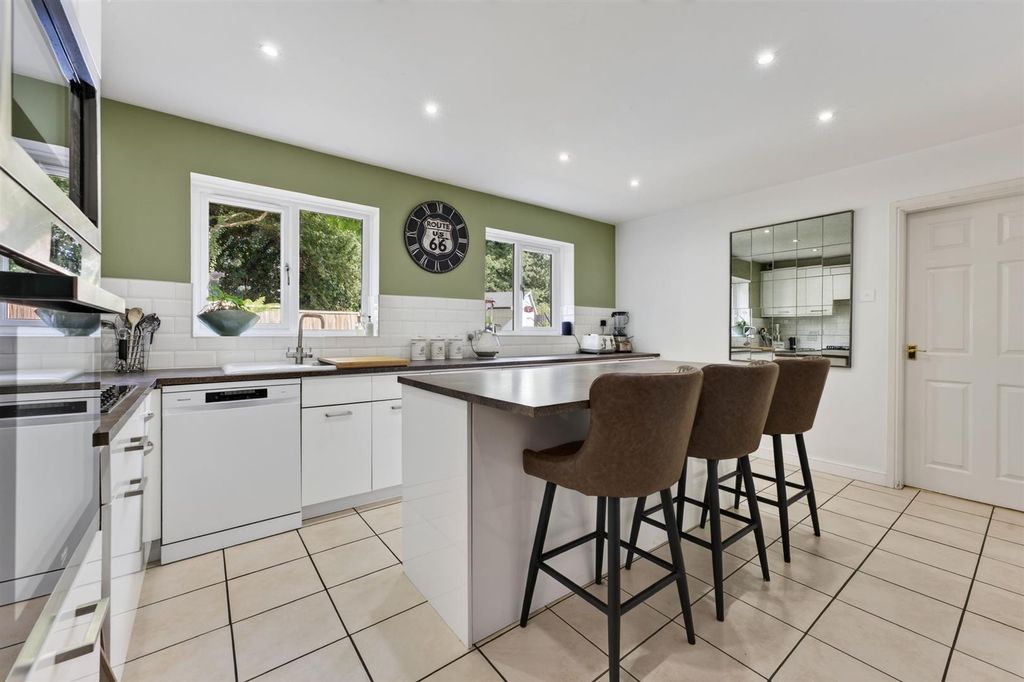 Property photo 3 of 16 139Bruneldriveweb_20.Jpg