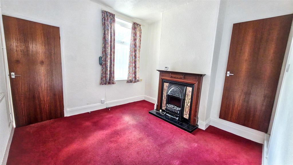 Property photo 3 of 10 10890.Jpg
