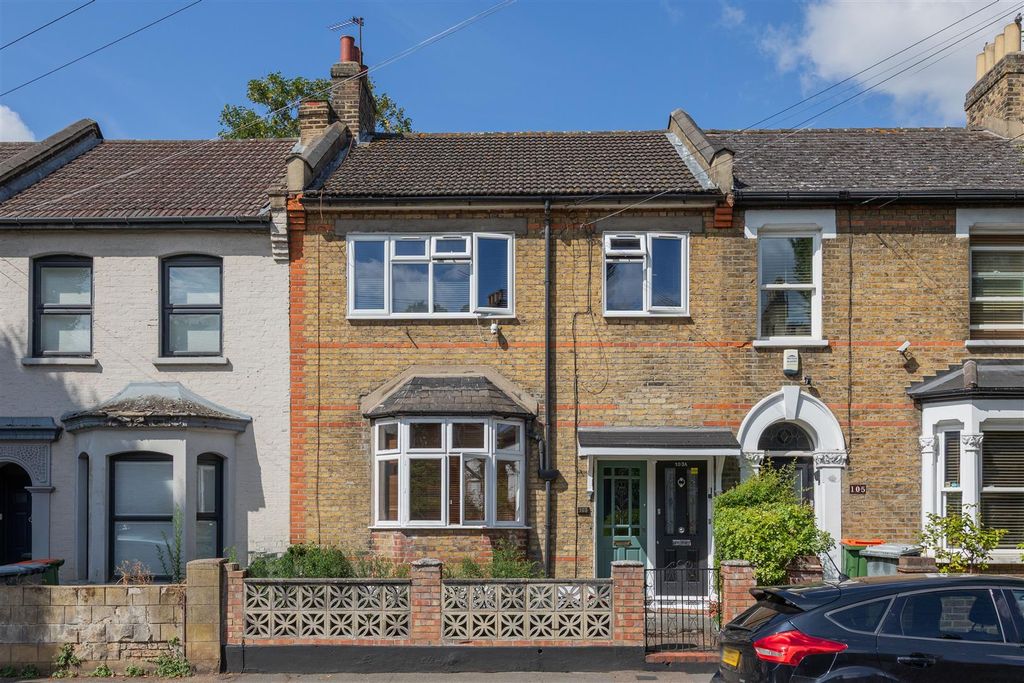 Property photo 1 of 18 Ridley Road E7