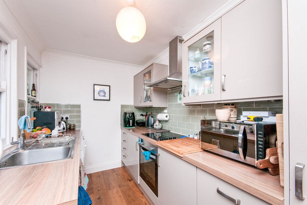 Property photo 2 of 14